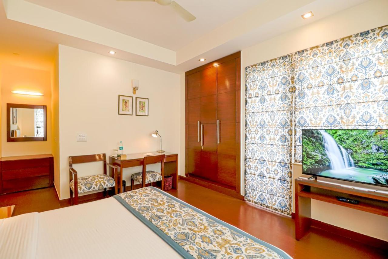 Апартаменты Ahuja Residency Нойда Экстерьер фото