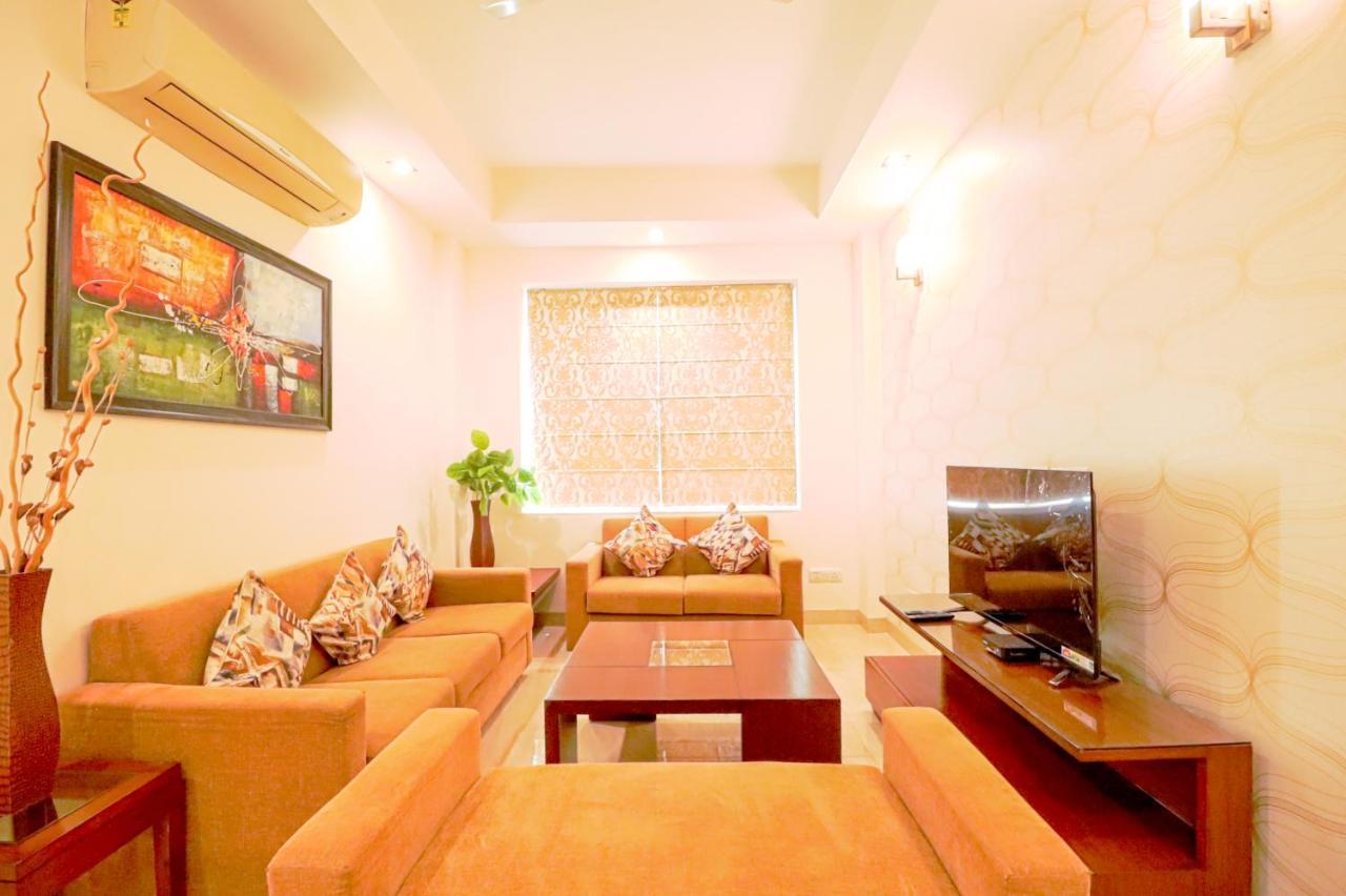Апартаменты Ahuja Residency Нойда Экстерьер фото